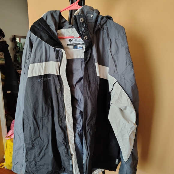 Columbia Jacket - Picture 1 of 5
